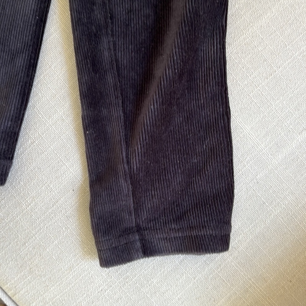 Hue Black Corduroy Leggings. Size Small - Picture 3 of 3